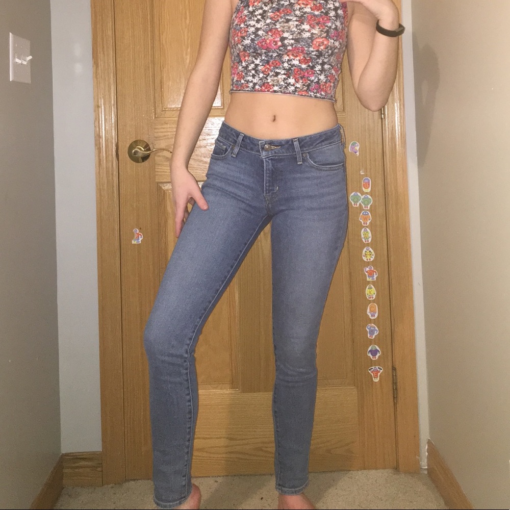 Medium wash Levi Jeans